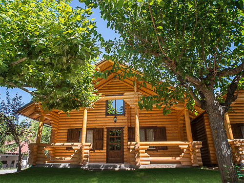 Casas de camping de troncos de madera